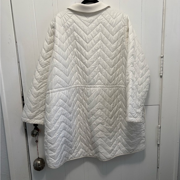 Altheta Women's White Quilted Jacket - Picture 3 of 3